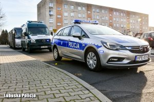 radiowóz Policji i Inspekcji Transportu Drogowego
